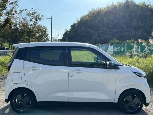 Nissan SAKURA G photo 4