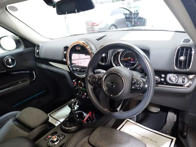 Bmw BMW MINI COOPER D CROSSOVER ベースグレード photo 2