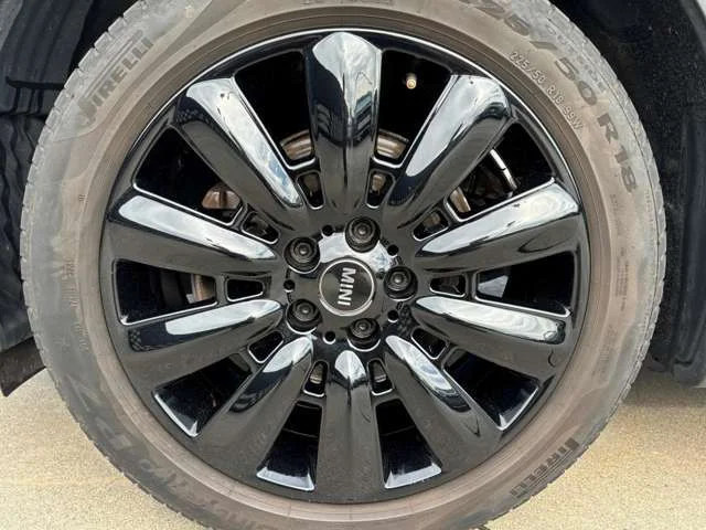 Bmw MINI COOPER D CROSSOVER ベースグレード photo 4