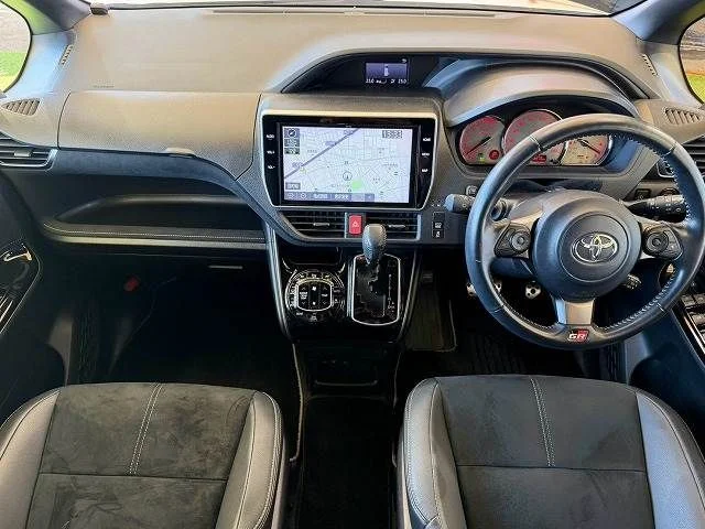 Toyota NOAH Si　GR　スポーツ photo 2
