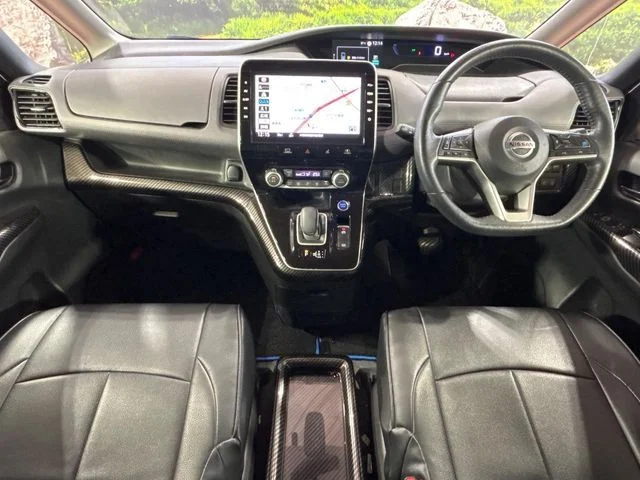 Nissan SERENA WG e−POWER　ハイウェイスター　V photo 2