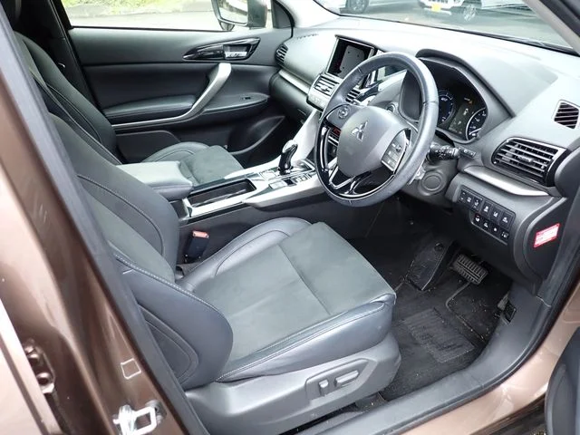 Mitsubishi ECLIPSE CROSS PHEV G photo 2