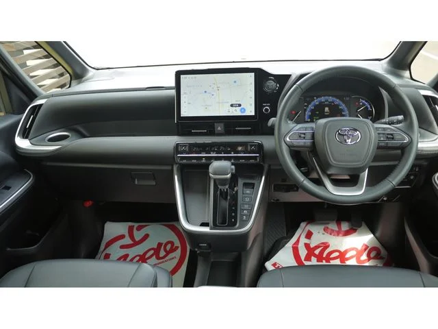 Toyota NOAH HYBRID 4WD S−Z photo 2