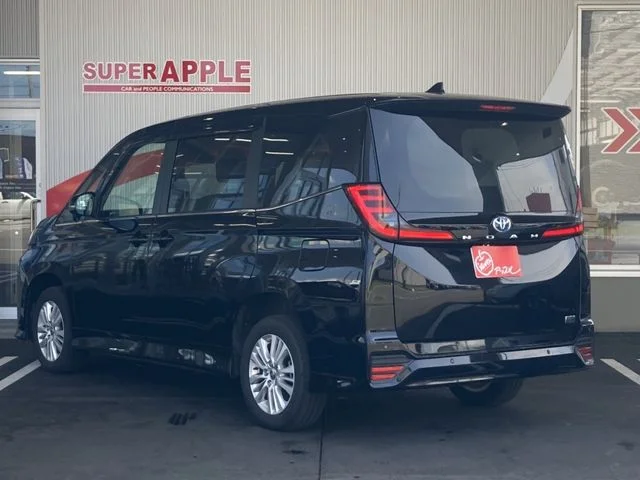 Toyota NOAH HYBRID 4WD S−Z photo 3