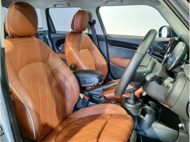 Bmw MINI COOPER D 5DOOR ベースグレード photo 2