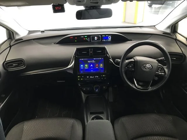 Toyota PRIUS S photo 3