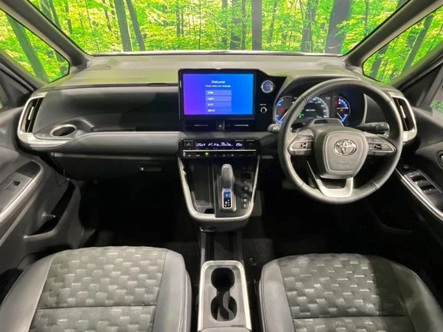 Toyota VOXY HYBRID 4WD S−Z photo 2