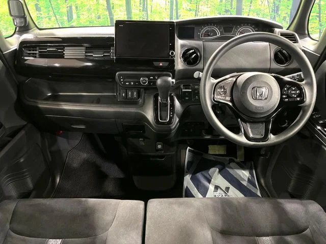 Honda N BOX CUSTOM L photo 2