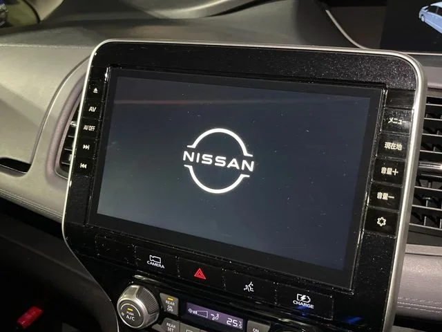 Nissan SERENA WG e−POWER　ハイウェイスター　V photo 3