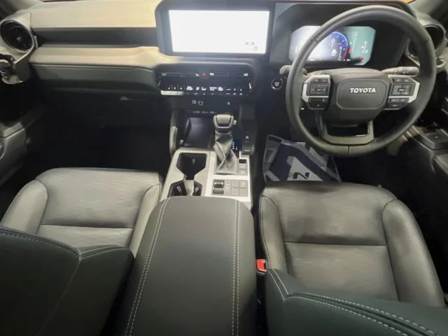 Toyota LANDCRUISER 250 VX photo 2