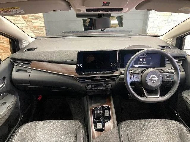 Nissan AURA G photo 2