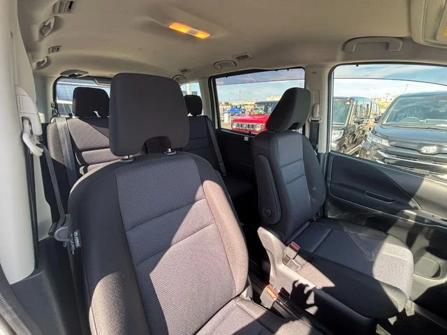 Nissan SERENA S-HYBRID XV photo 4