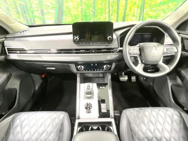 Mitsubishi OUTLANDER PHEV P photo 2