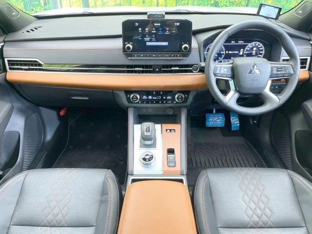 Mitsubishi OUTLANDER PHEV P photo 2