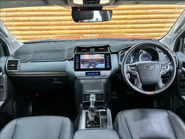Toyota LANDCRUISER PRADO TX　Lパッケージ photo 2