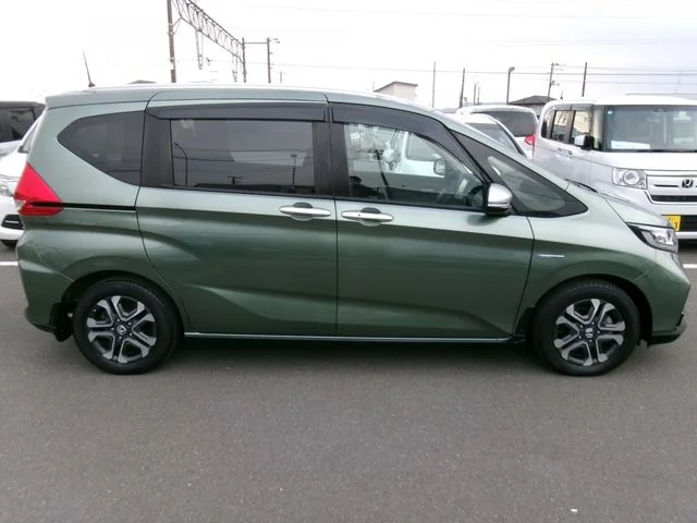 Honda FREED HYBRID クロスター　ホンダセンシング photo 4