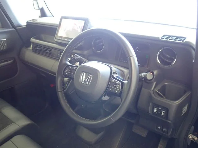 Honda N BOX CUSTOM ターボ photo 2