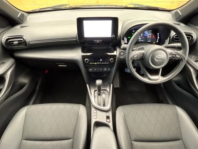 Toyota YARIS CROSS HYBRID Z photo 2