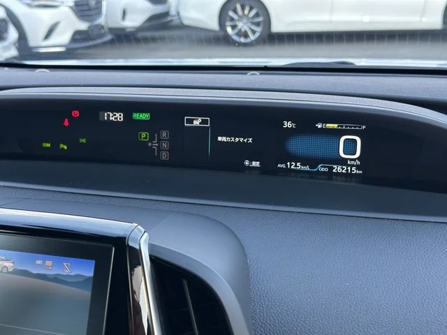Toyota PRIUS PHV S　ナビパッケージ photo 3