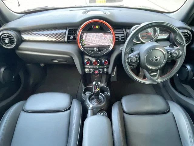 Bmw MINI COOPER SD 5DOOR ベースグレード photo 2