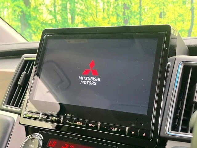 Mitsubishi DELICA D:5 4WD P photo 3
