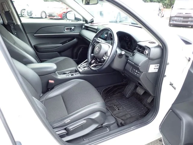 Honda VEZEL e:HEV Z photo 2