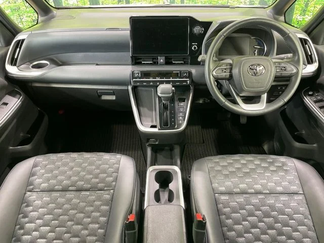 Toyota VOXY HYBRID S−Z photo 2