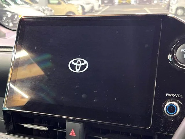 Toyota VOXY HYBRID S−Z photo 3