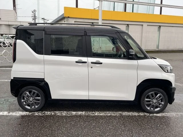 Mitsubishi DELICA MINI G　プレミアム photo 4