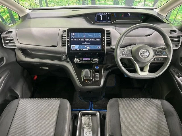 Nissan SERENA WG e−POWER　ハイウェイスター　V photo 2