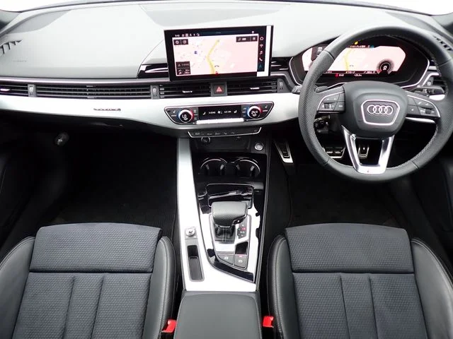 Audi AUDI A4 40　TDI　クワトロ　Sライン photo 2