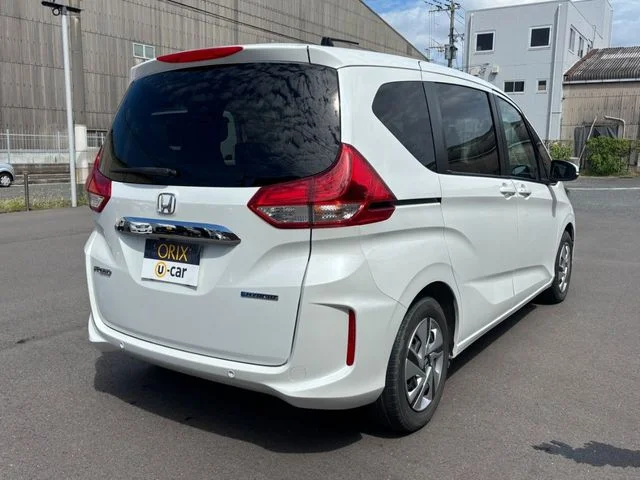 Honda FREED HYBRID G photo 3