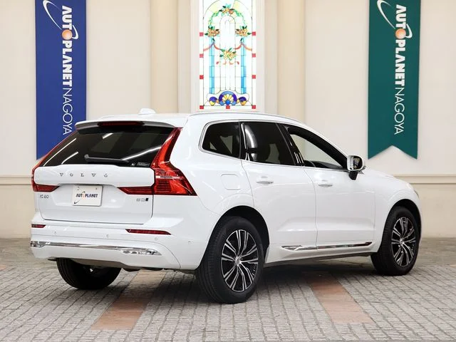 Volvo VOLVO XC60 B5　AWD　インスクリプション photo 3