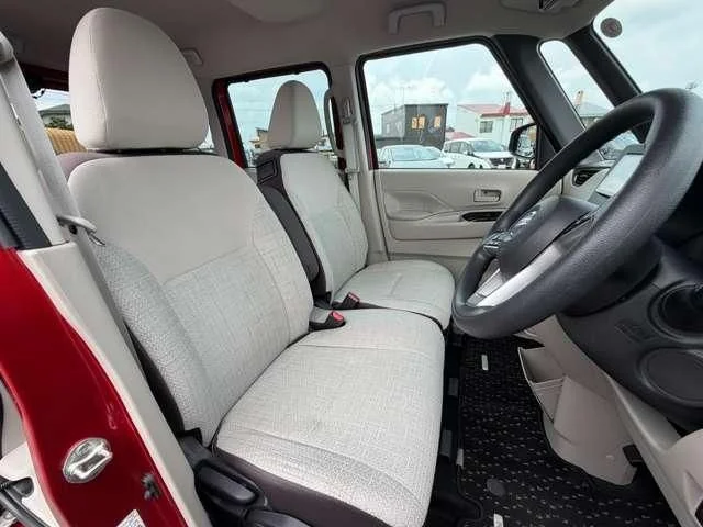 Nissan ROOX 4WD X photo 4
