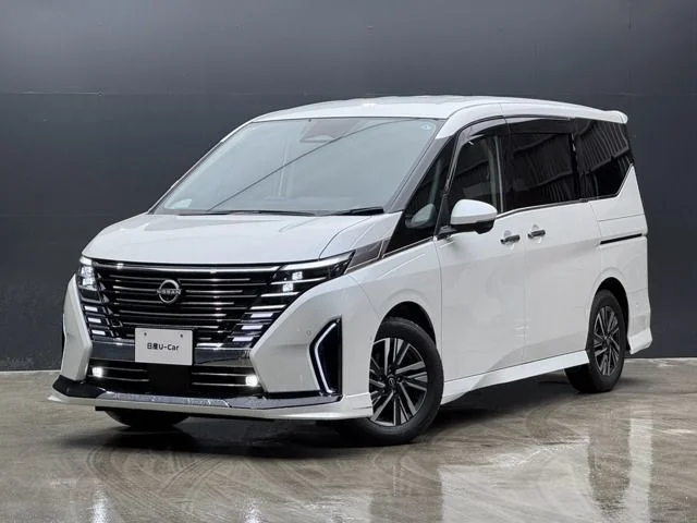 Nissan SERENA WG e−POWER　ルキシオン 2023