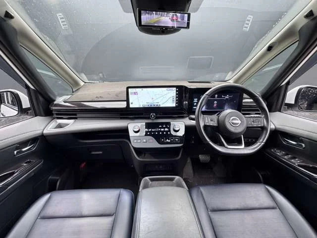Nissan SERENA WG e−POWER　ルキシオン photo 3