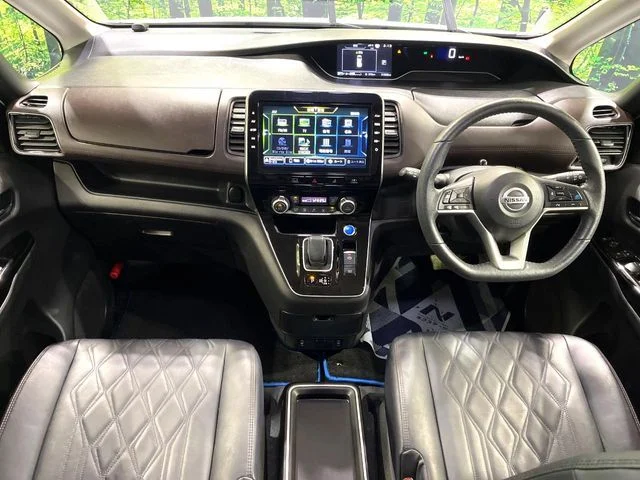 Nissan SERENA WG e−POWER　ハイウェイスター　G photo 2