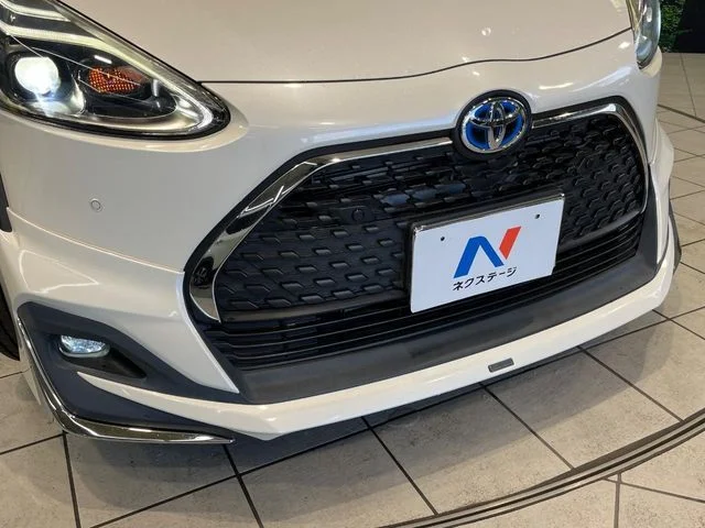 Toyota SIENTA HYBRID ファンベース　G　クエロ photo 3