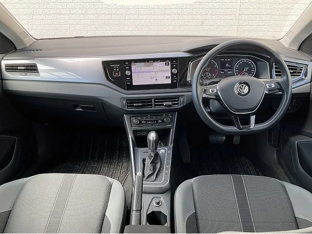 Volkswagen VOLKSWAGEN POLO TSI　ハイライン photo 3