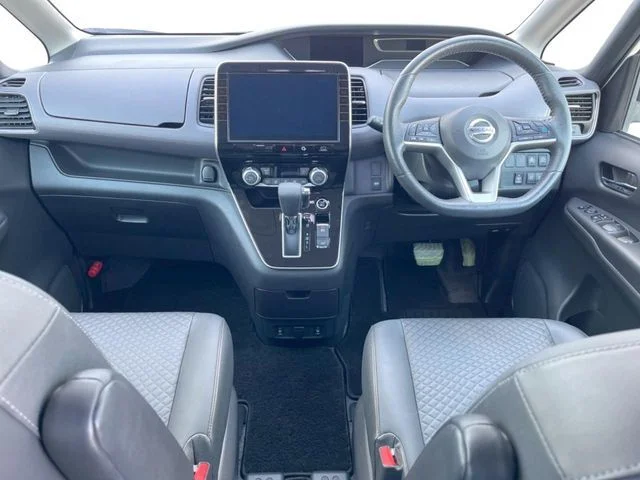 Nissan SERENA S-HYBRID ハイウェイスター　V photo 2