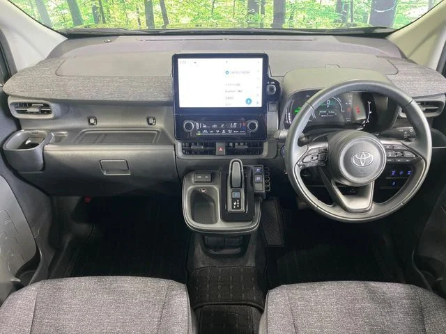 Toyota SIENTA HYBRID Z photo 2