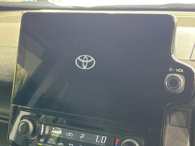 Toyota SIENTA HYBRID Z photo 3