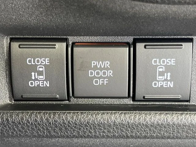 Toyota SIENTA HYBRID Z photo 4