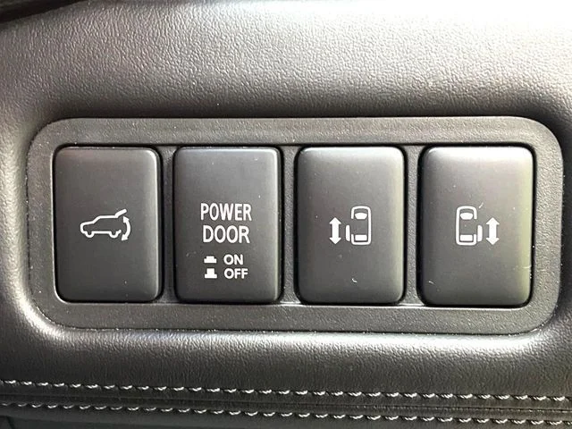 Mitsubishi DELICA D:5 4WD G　パワーパッケージ photo 3