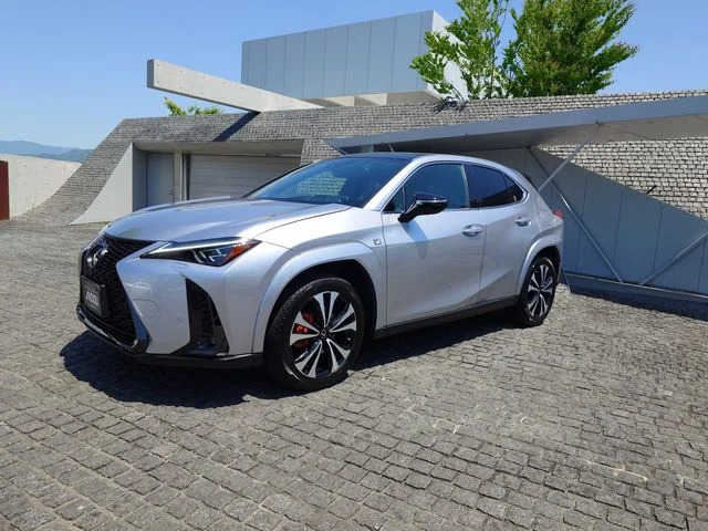 Toyota LEXUS UX250h Fスポーツエモーショナルエクスプローラー photo 2