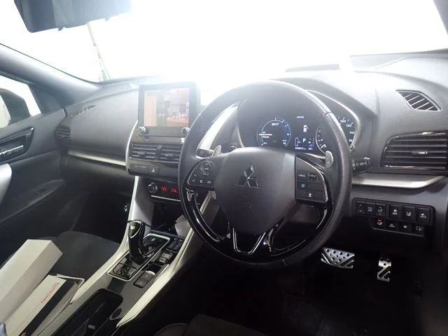 Mitsubishi ECLIPSE CROSS PHEV P photo 2