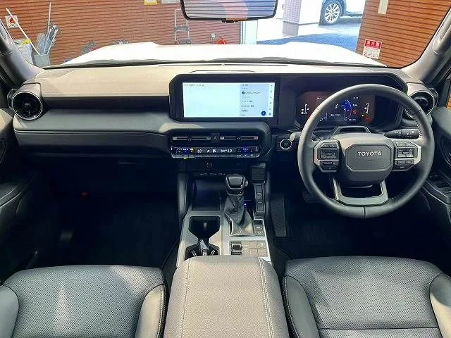 Toyota LANDCRUISER 250 VX photo 2