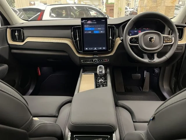 Volvo VOLVO XC60 プラス　B5 photo 2