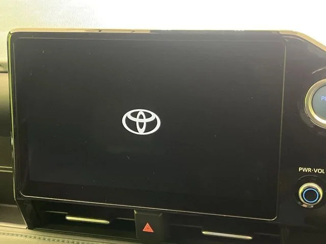 Toyota VOXY HYBRID 4WD S−Z photo 3