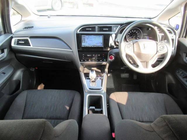 Honda SHUTTLE HYBRID ホンダセンシング photo 3